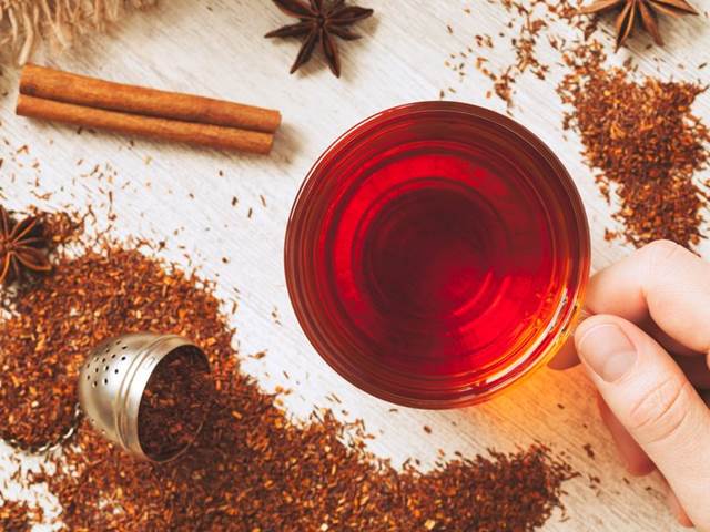 Voňavý čaj rooibos dokáže zmírnit alergii a pomoci s hubnutím